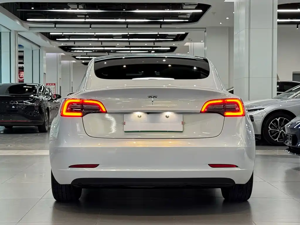 Tesla Model 3 2022 — фото 5
