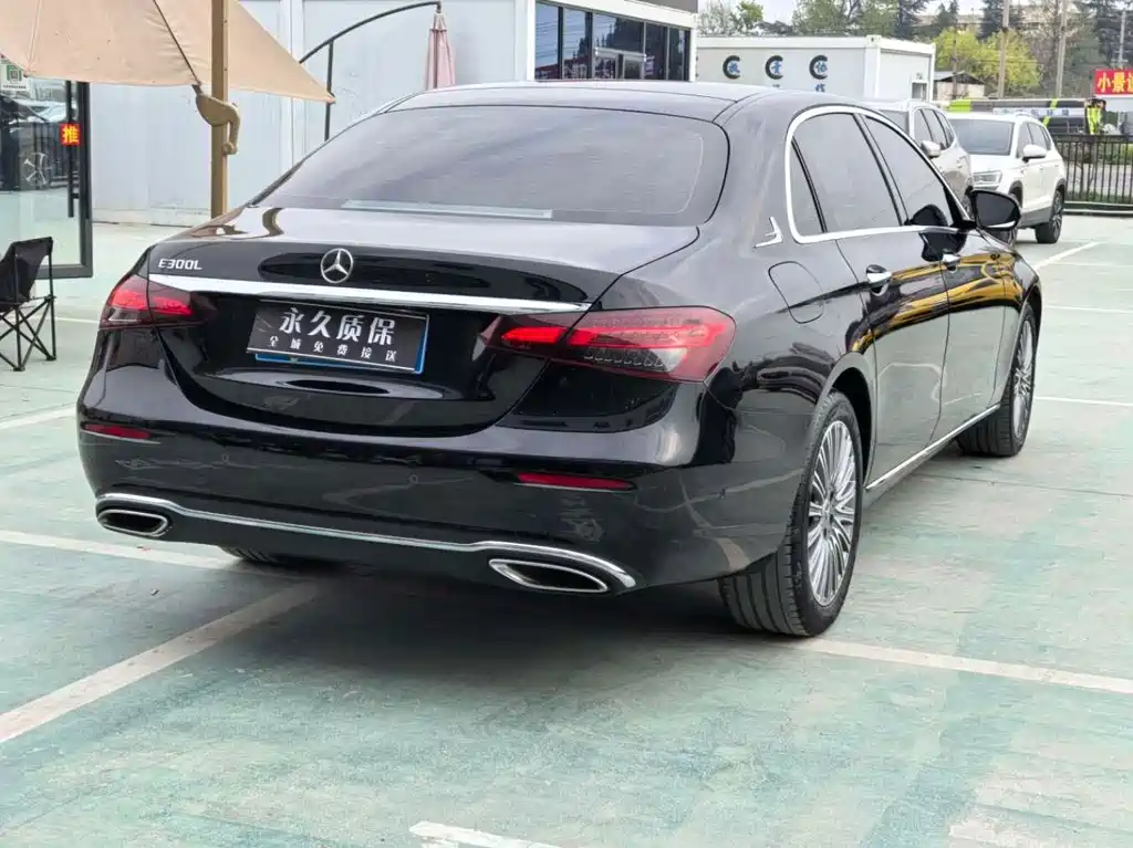 Mercedes-Benz E-Class 2022 — фото 21