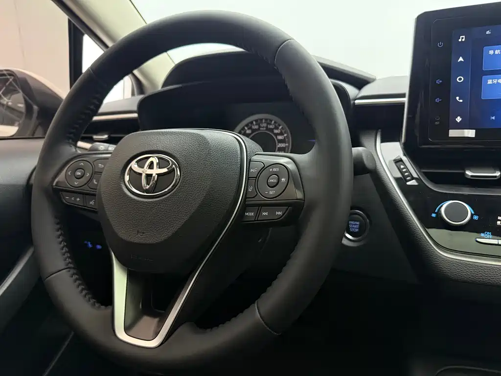 Toyota Corolla 2022 — фото 11