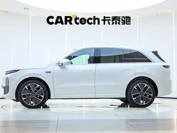 Li Auto L6 2025
