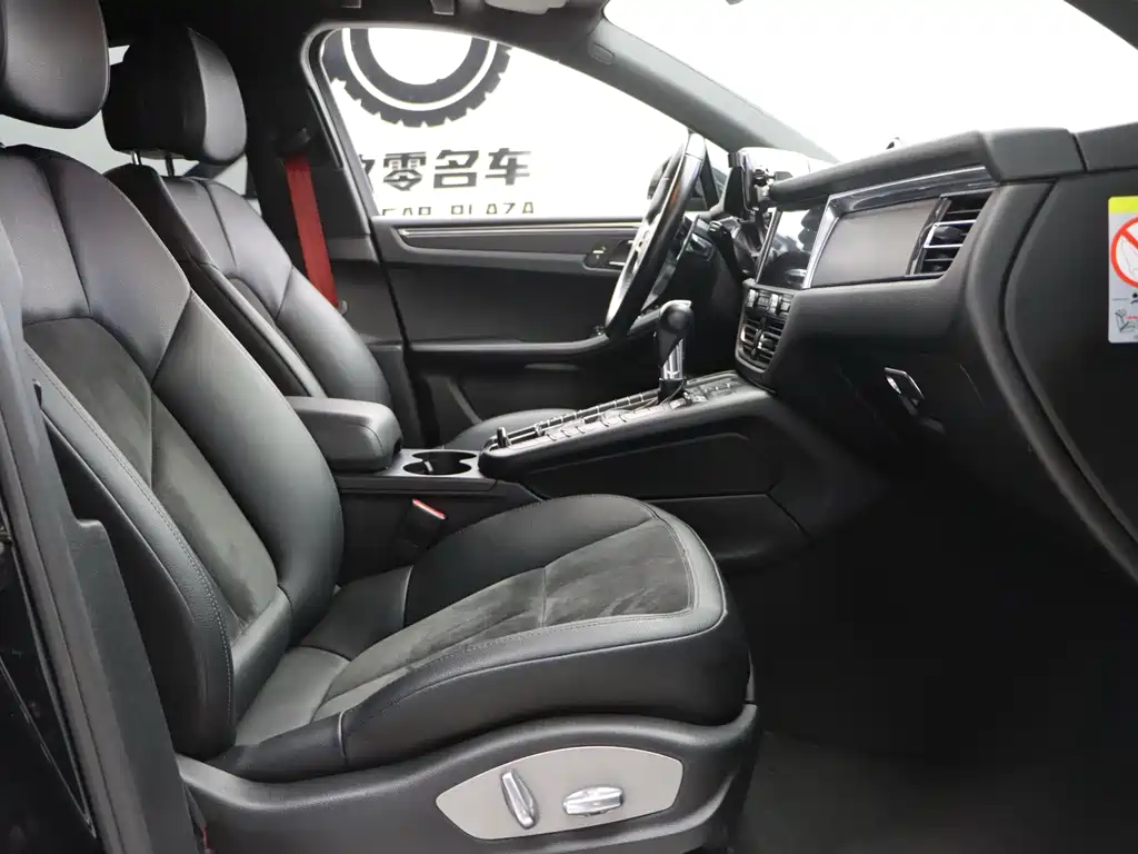 Porsche Macan 2019 — фото 10