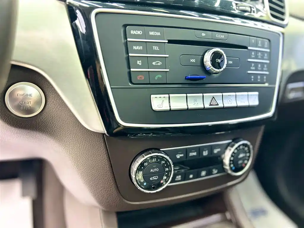 Mercedes-Benz GLS 2016 — фото 12