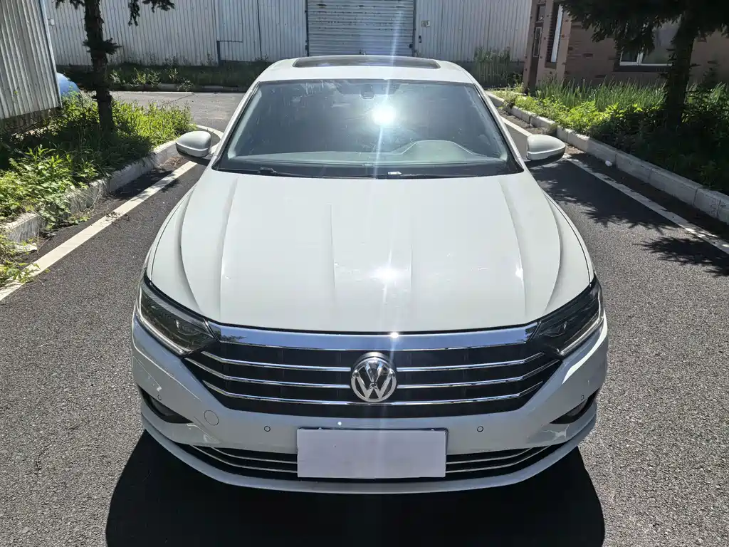 Volkswagen Sagitar 2022
