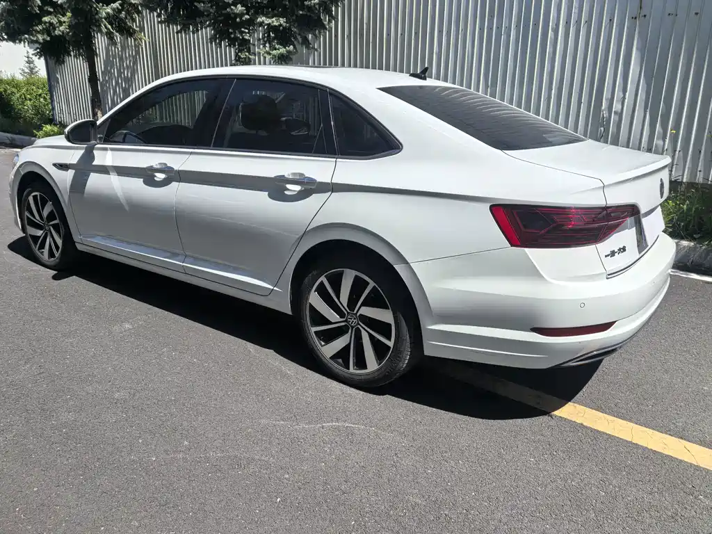Volkswagen Sagitar 2022