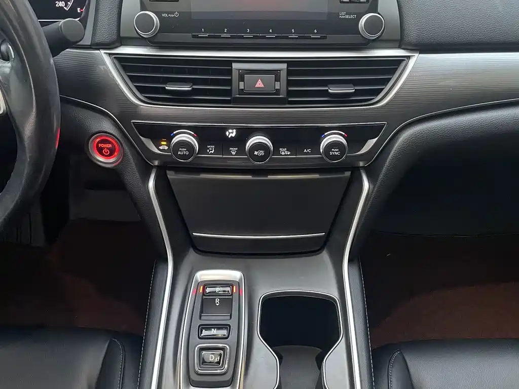 Honda Accord 2020 — фото 9
