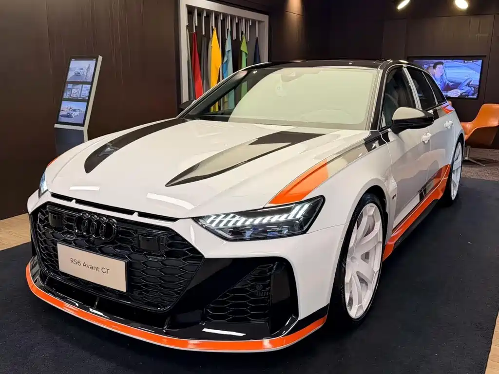Audi RS 6 — фото 1
