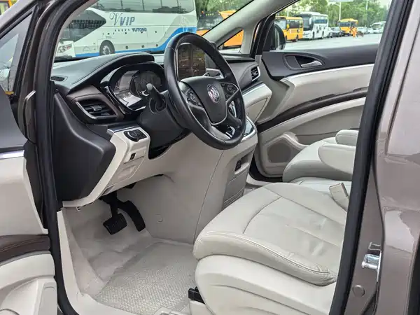 Buick GL8 2021