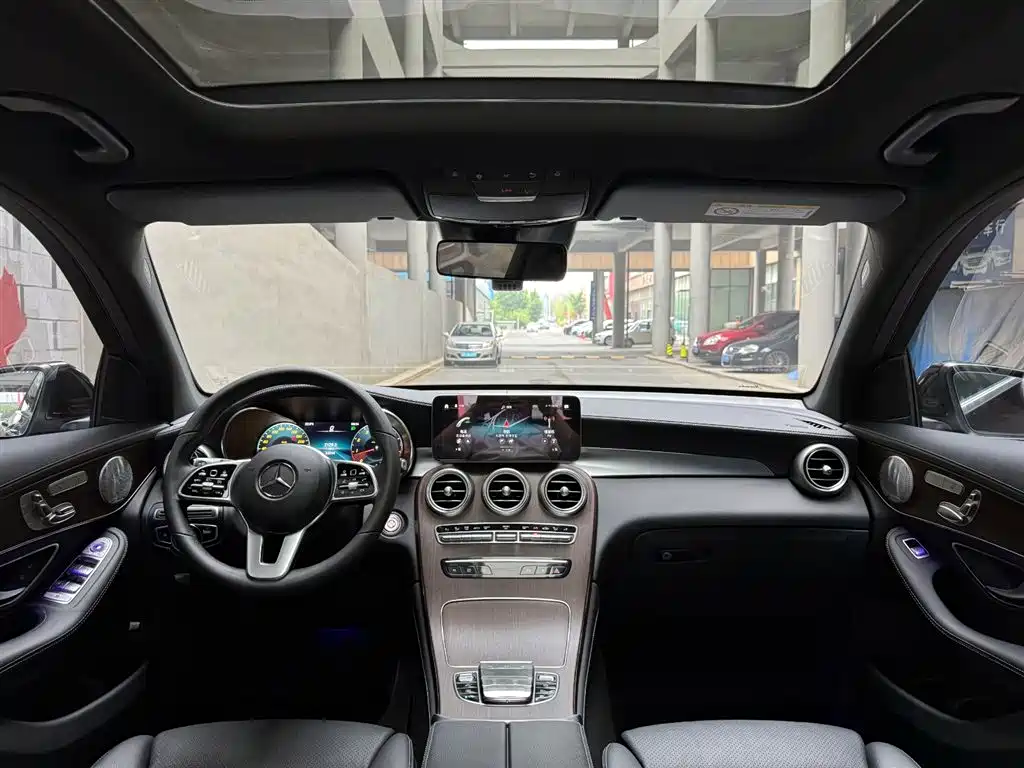 Mercedes-Benz GLC 2020 — фото 11