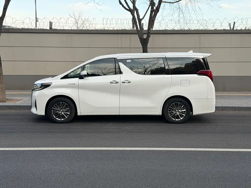 Toyota Alphard 2020 — фото 7
