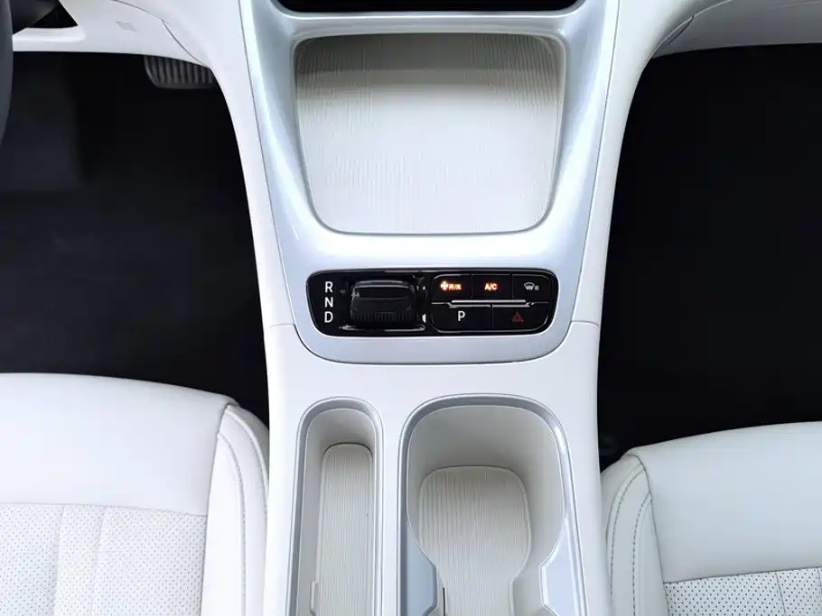 Geely Galaxy Starwish 2025 — фото 16