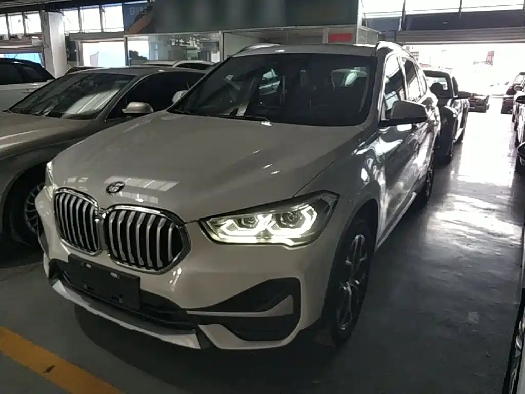 BMW X1 2020 — фото 1