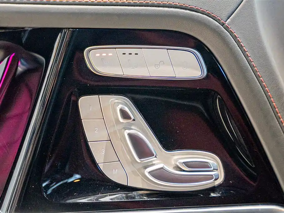 Mercedes-Benz G-Class 2024 — фото 16