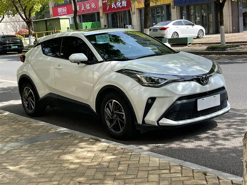 Toyota C-HR 2022 — фото 3