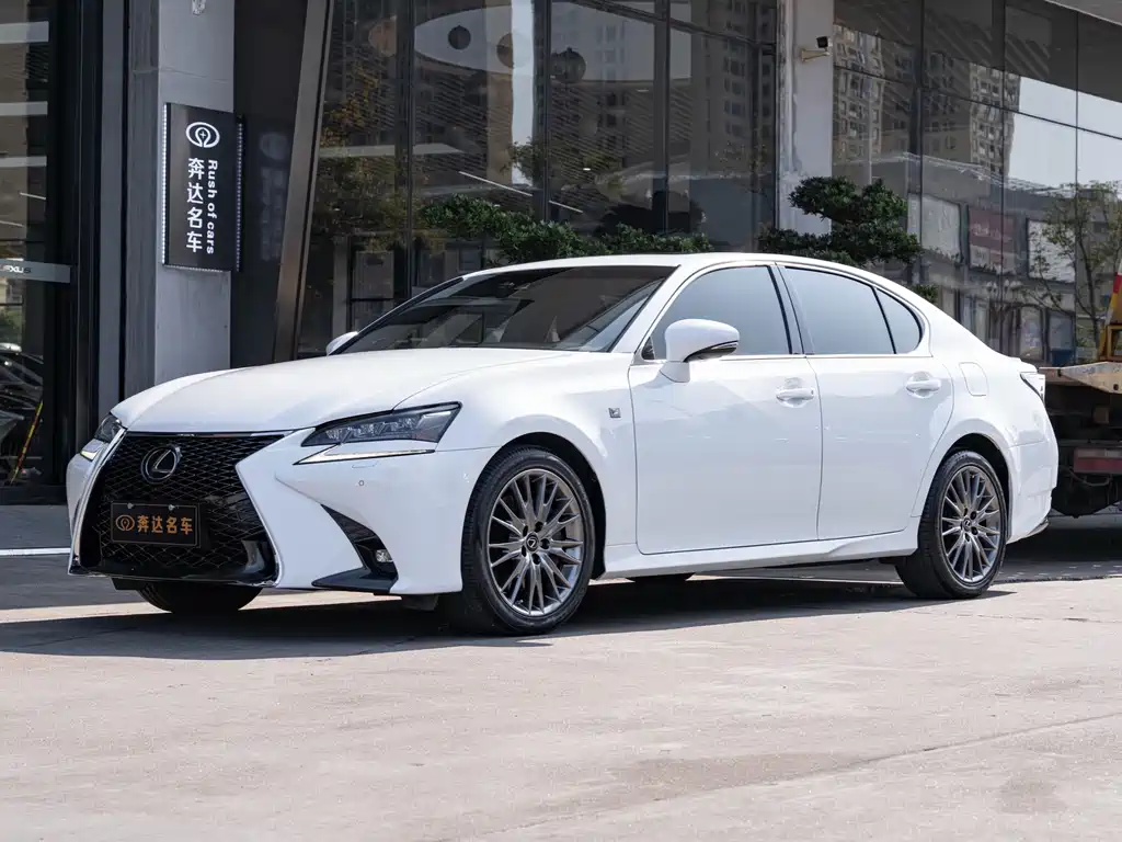 Lexus GS 2017 — фото 1