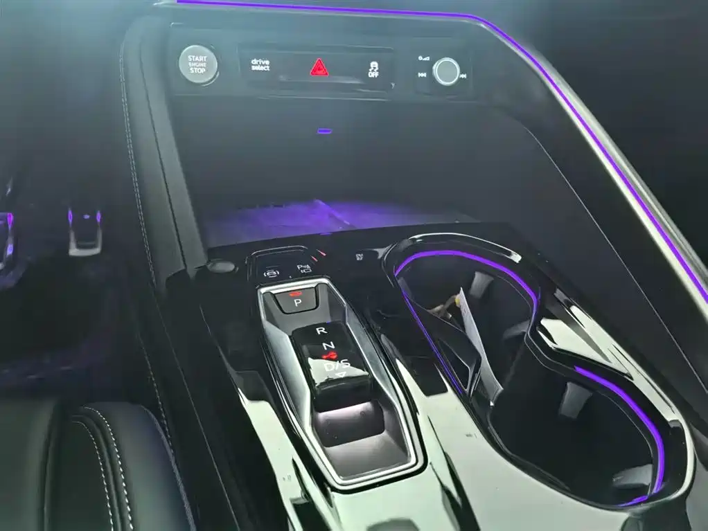 Audi Q5L 2026 — фото 11