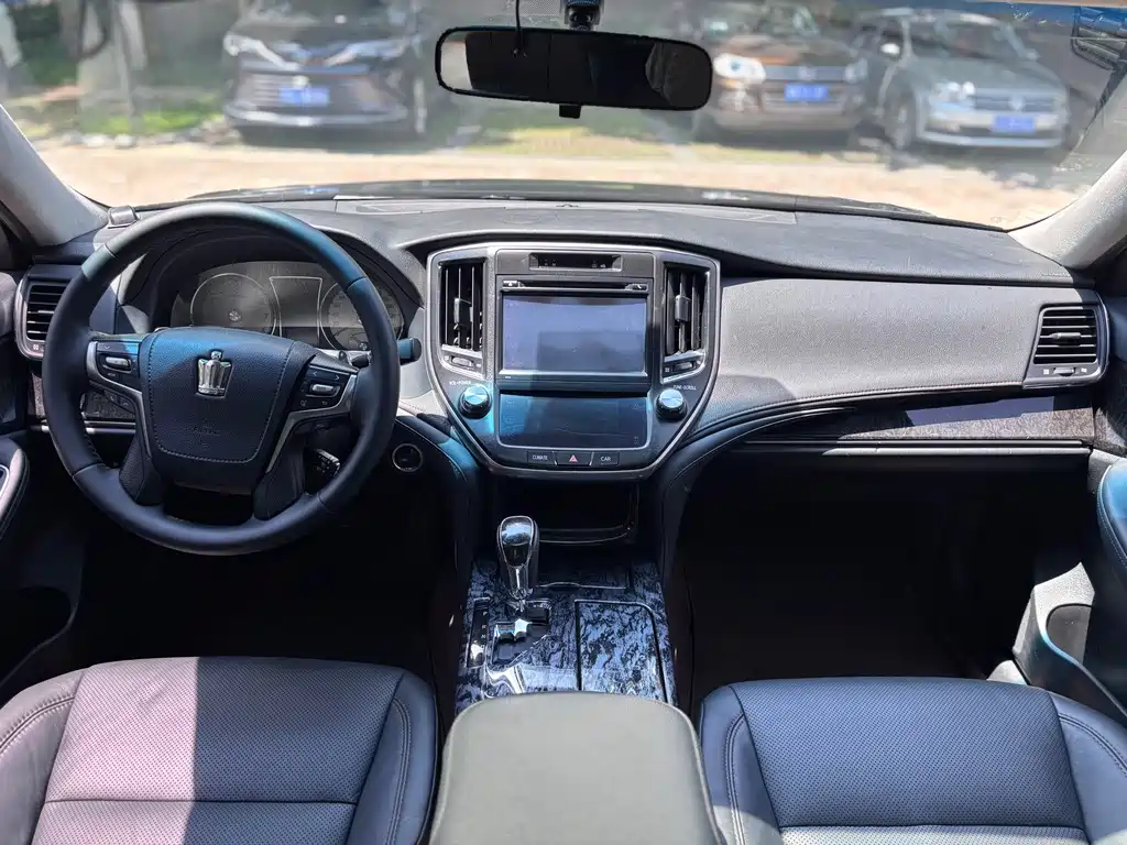 Toyota Crown 2019 — фото 19