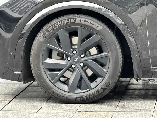 Li Auto L8 2023