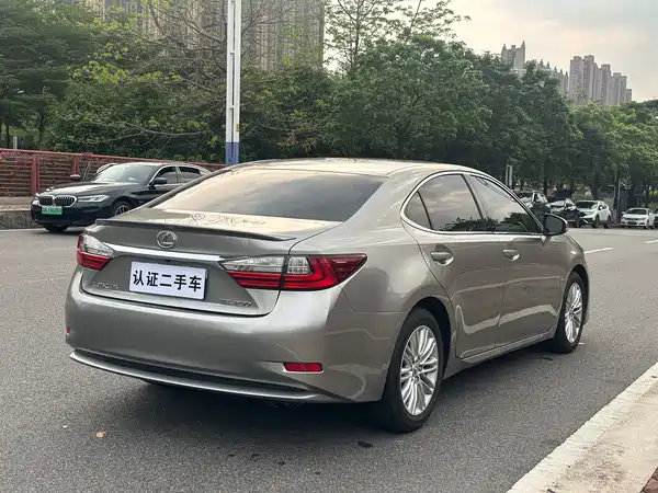 Lexus ES 2015
