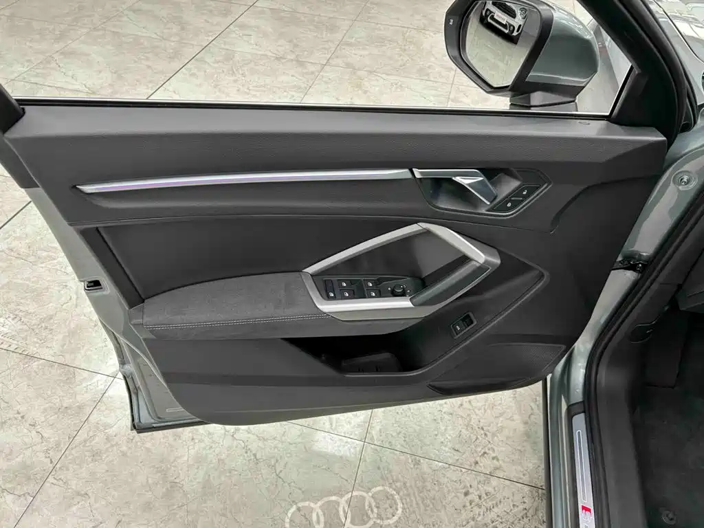 Audi Q3 2022 — фото 10