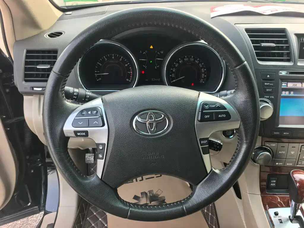 Toyota Highlander 2012 — фото 11