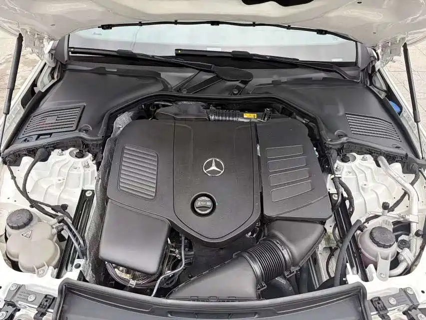 Mercedes-Benz C-Class 2024 — фото 11