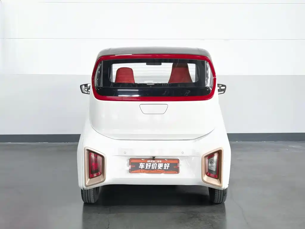 Baojun E200 2021