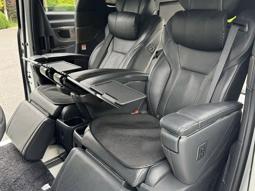 Toyota Alphard 2024 — фото 17