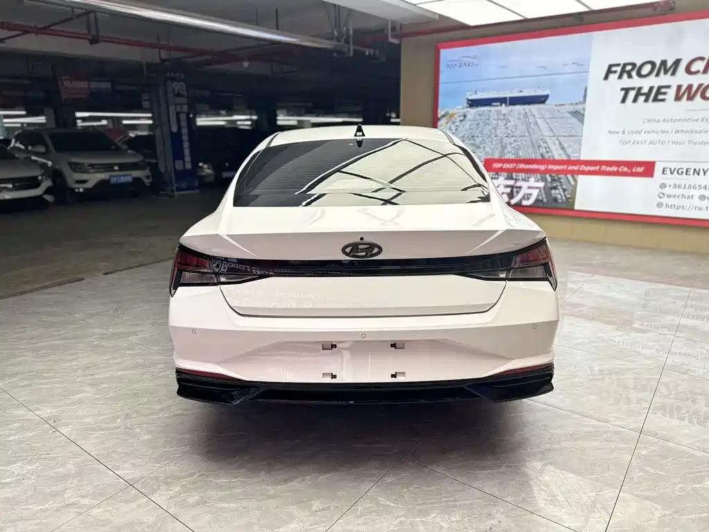 Hyundai Elantra 2022