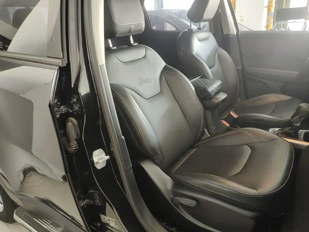 Jeep Compass 2019 — фото 25