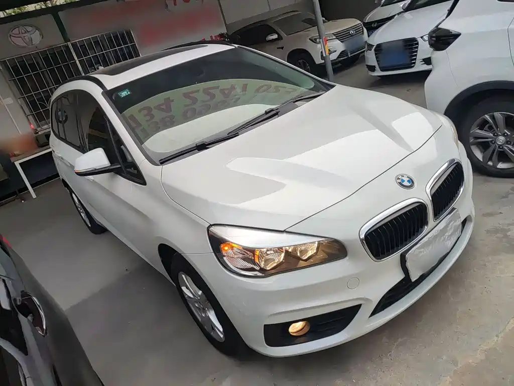 BMW 2 Series Wagon 2016 — фото 20