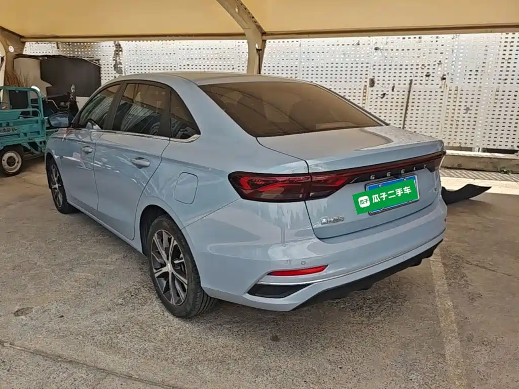 Geely Emgrand 2023