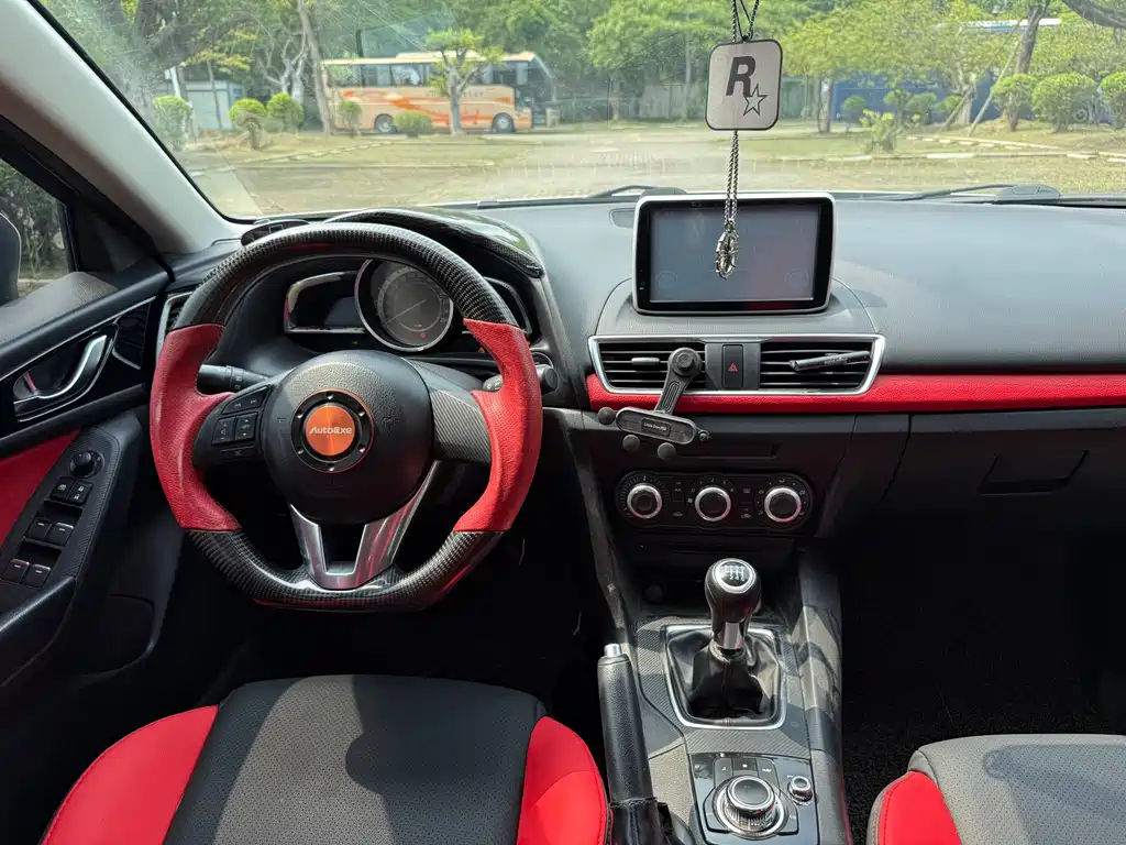 Mazda 3 Axela 2016 — фото 15