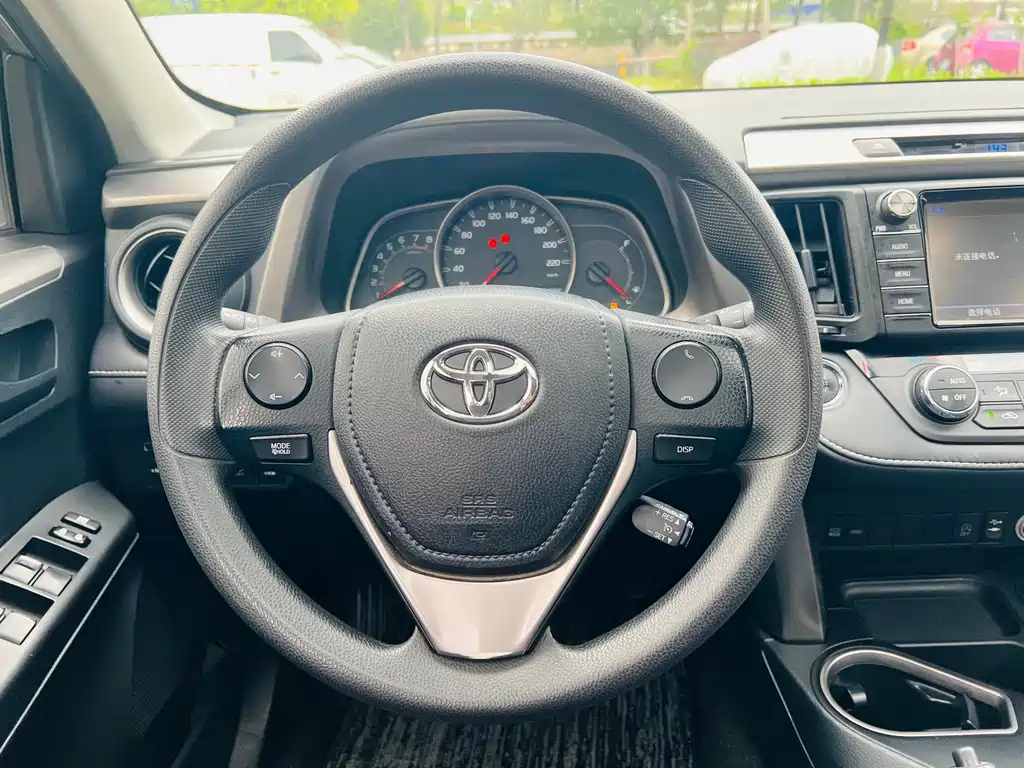 Toyota RAV4 2019 — фото 17