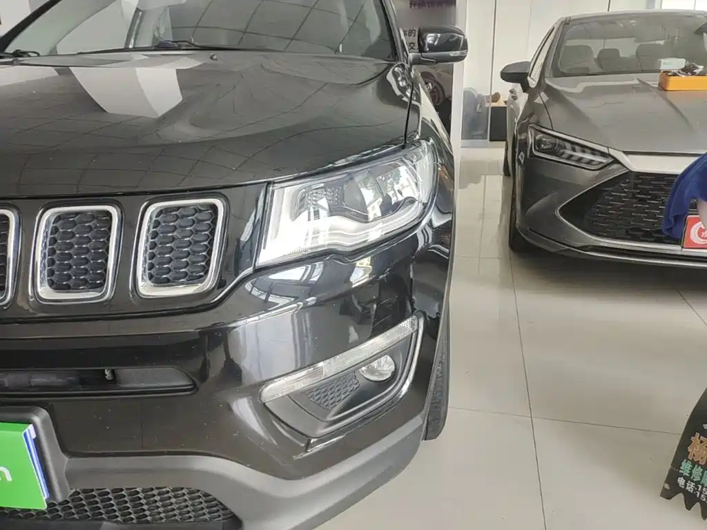Jeep Compass 2019 — фото 24