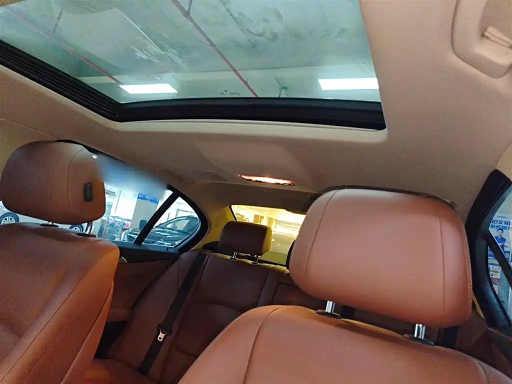 BMW 5 Series 2015 — фото 14