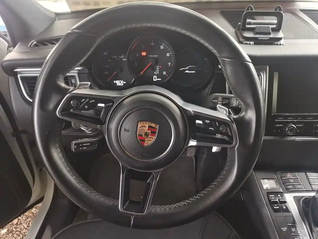Porsche Macan 2015 — фото 13
