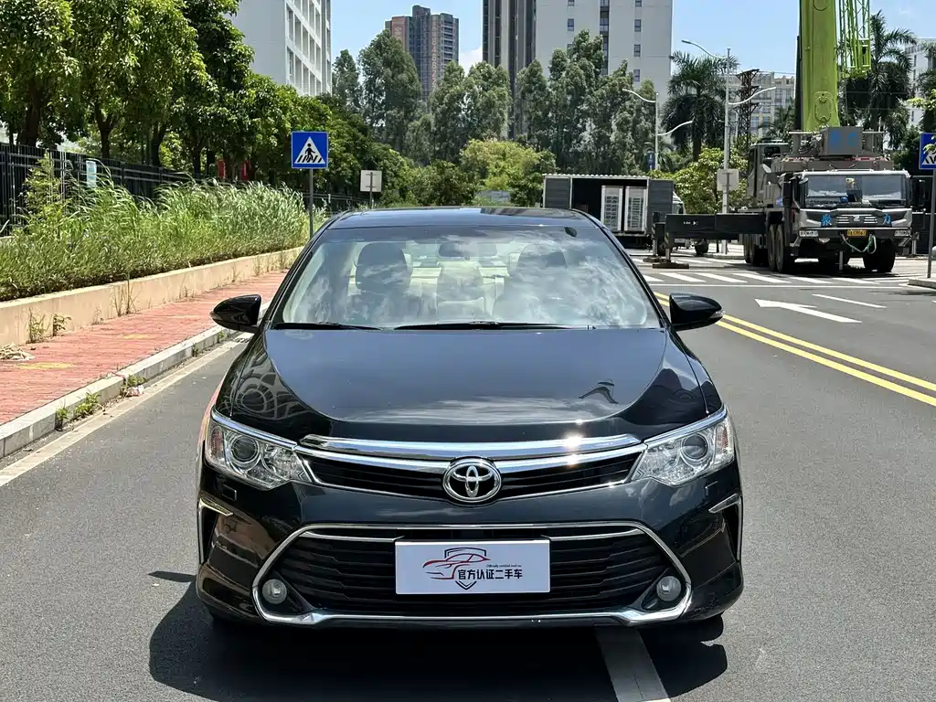 Toyota Camry 2016 — фото 2