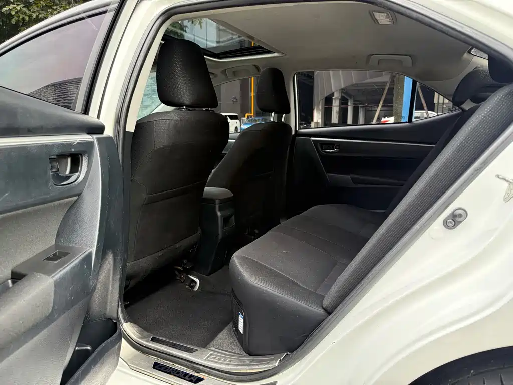 Toyota Corolla 2018 — фото 11