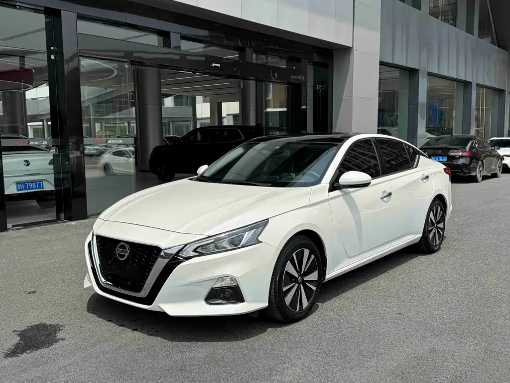 Nissan Teana 2022