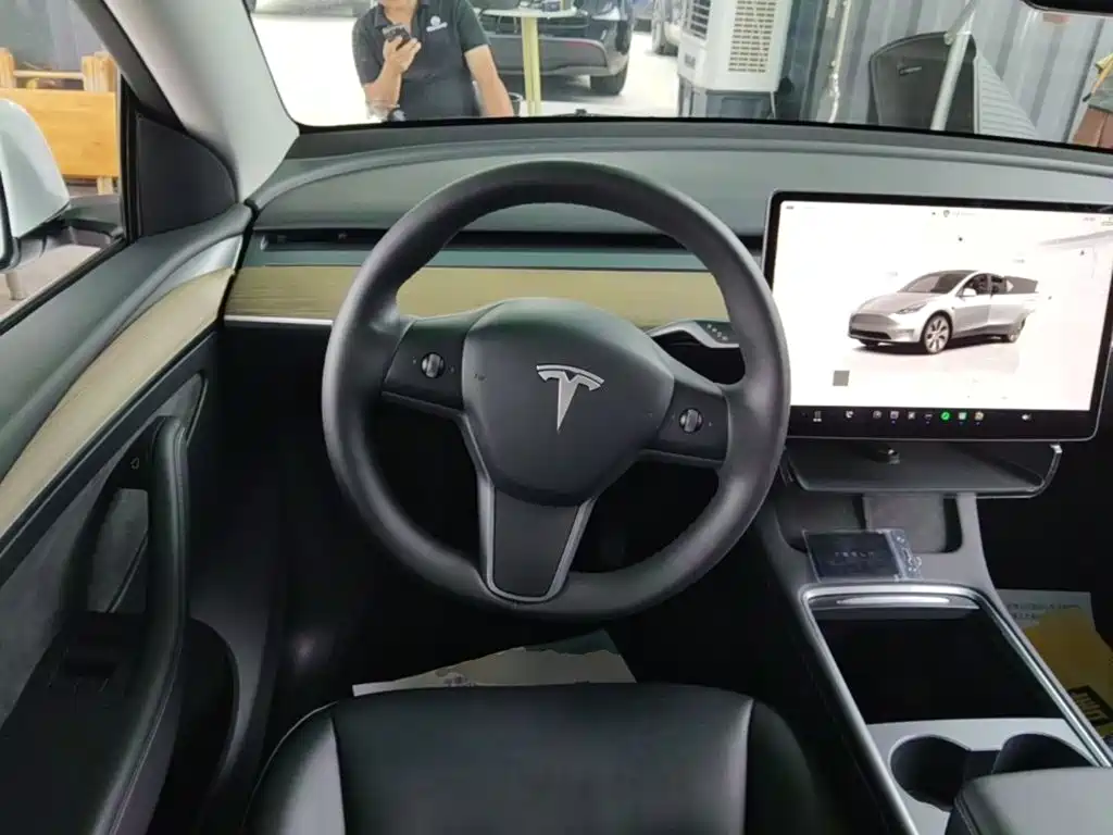 Tesla Model Y 2022 — фото 11