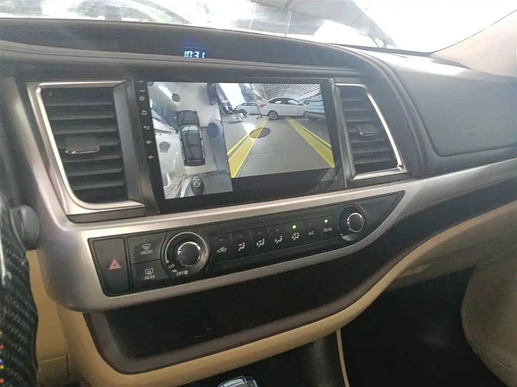 Toyota Highlander 2020 — фото 13