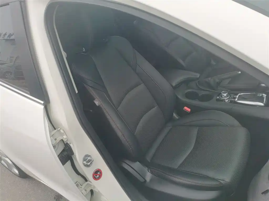 Mazda 3 Axela 2016 — фото 20