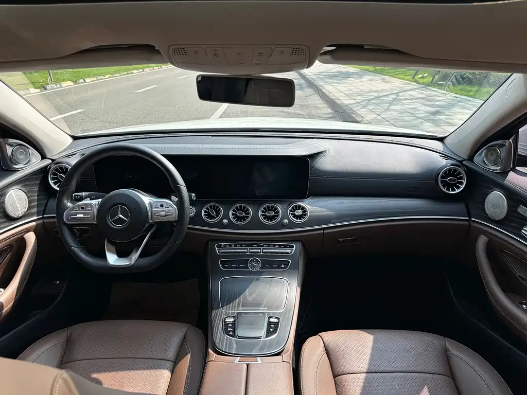 Mercedes-Benz E-Class 2020 — фото 17