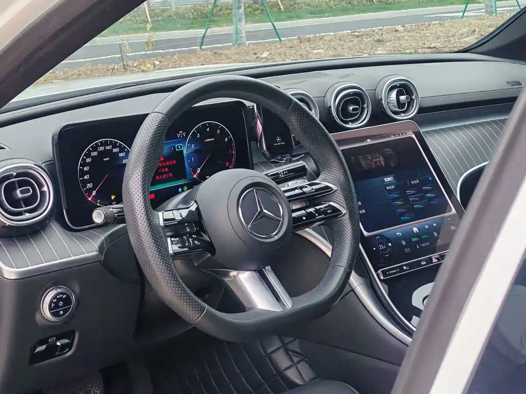 Mercedes-Benz C-Class 2024 — фото 18