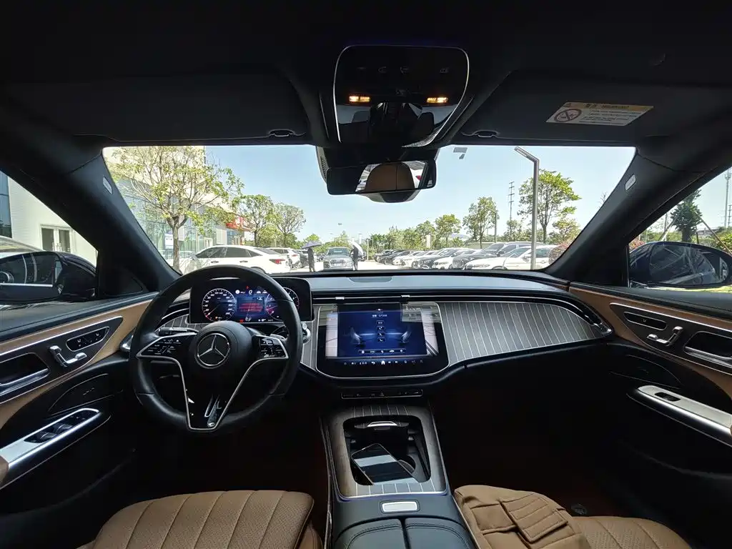 Mercedes-Benz E-Class 2024