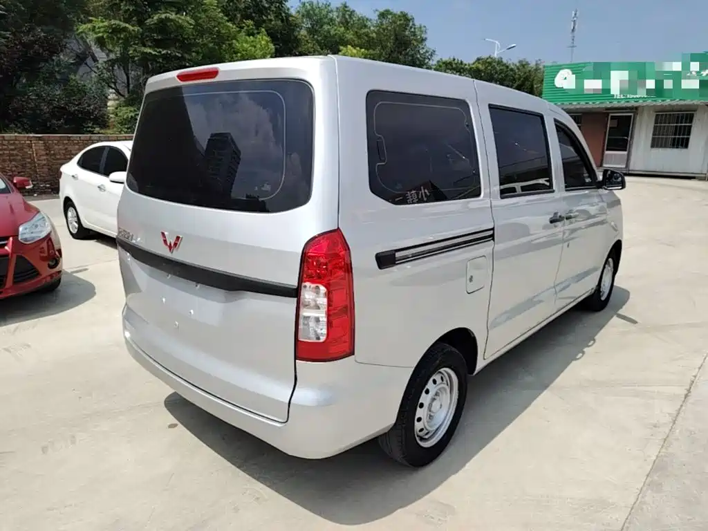 Wuling Hongguang V 2023