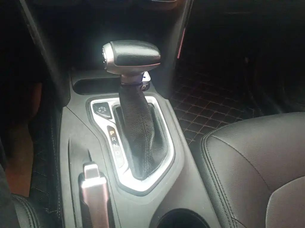 GAC Motor Trumpchi GS4 2015 — фото 14