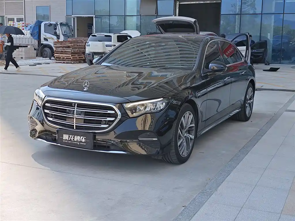 Mercedes-Benz E-Class 2024
