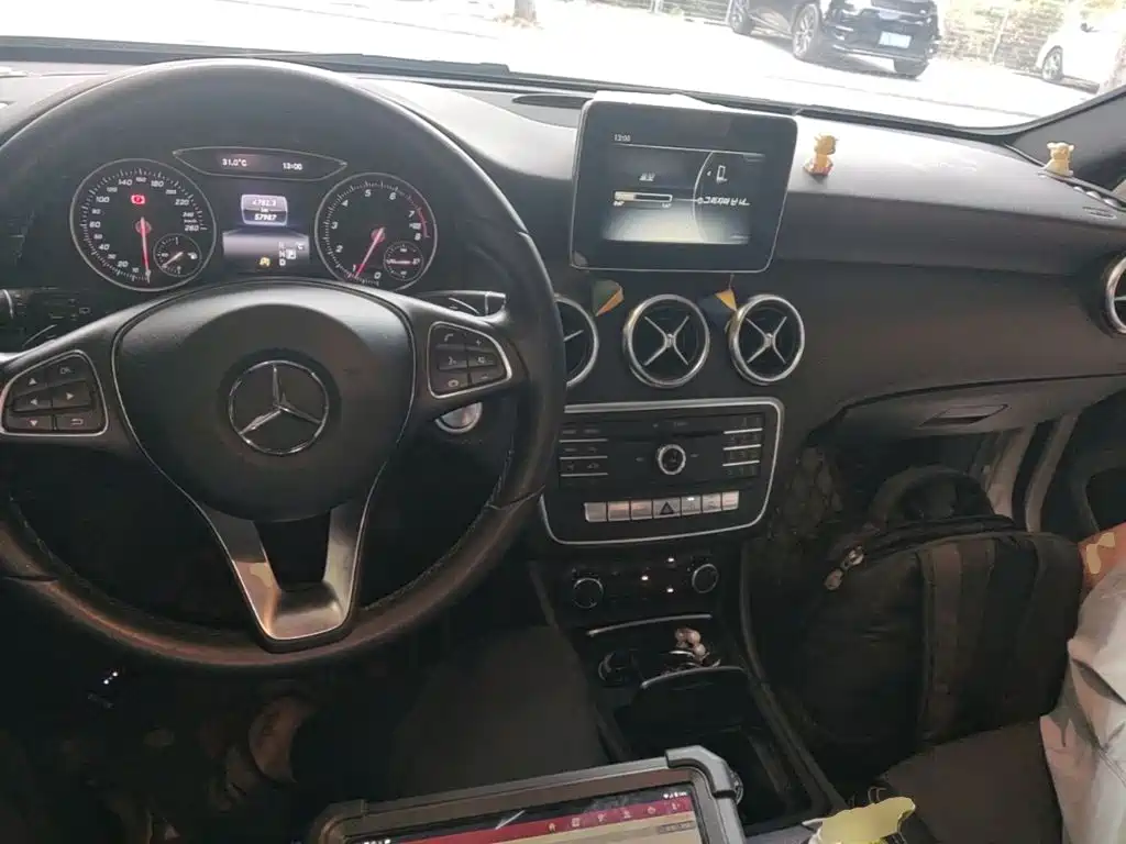 Mercedes-Benz A-Class 2017 — фото 10