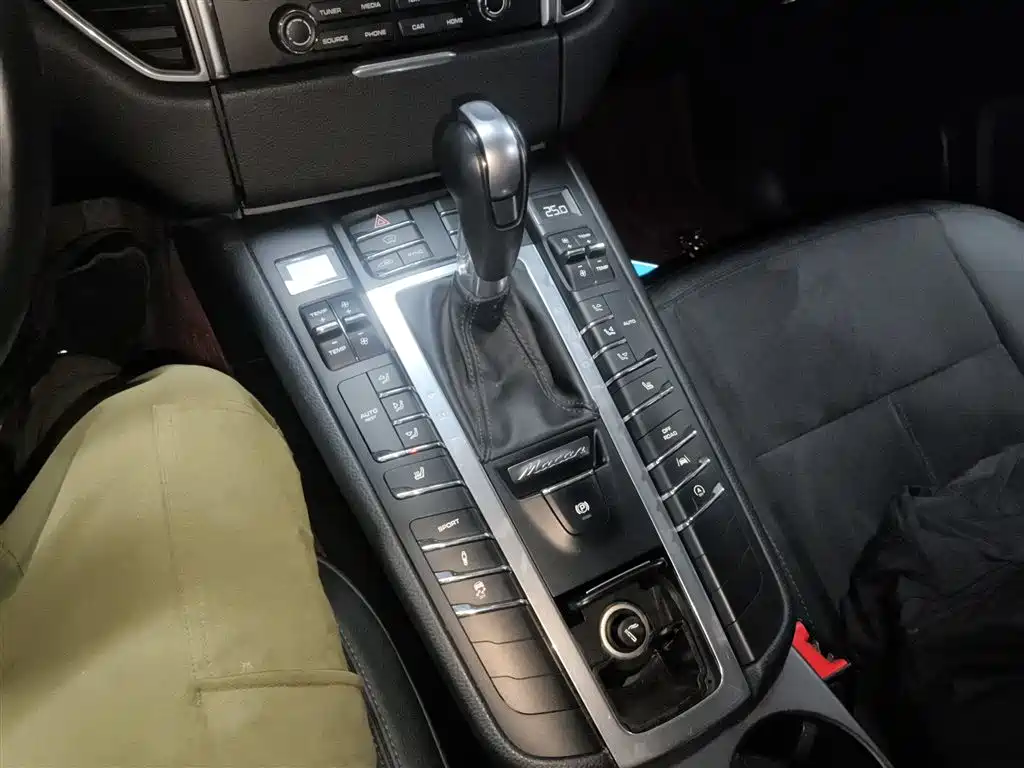 Porsche Macan 2017 — фото 10